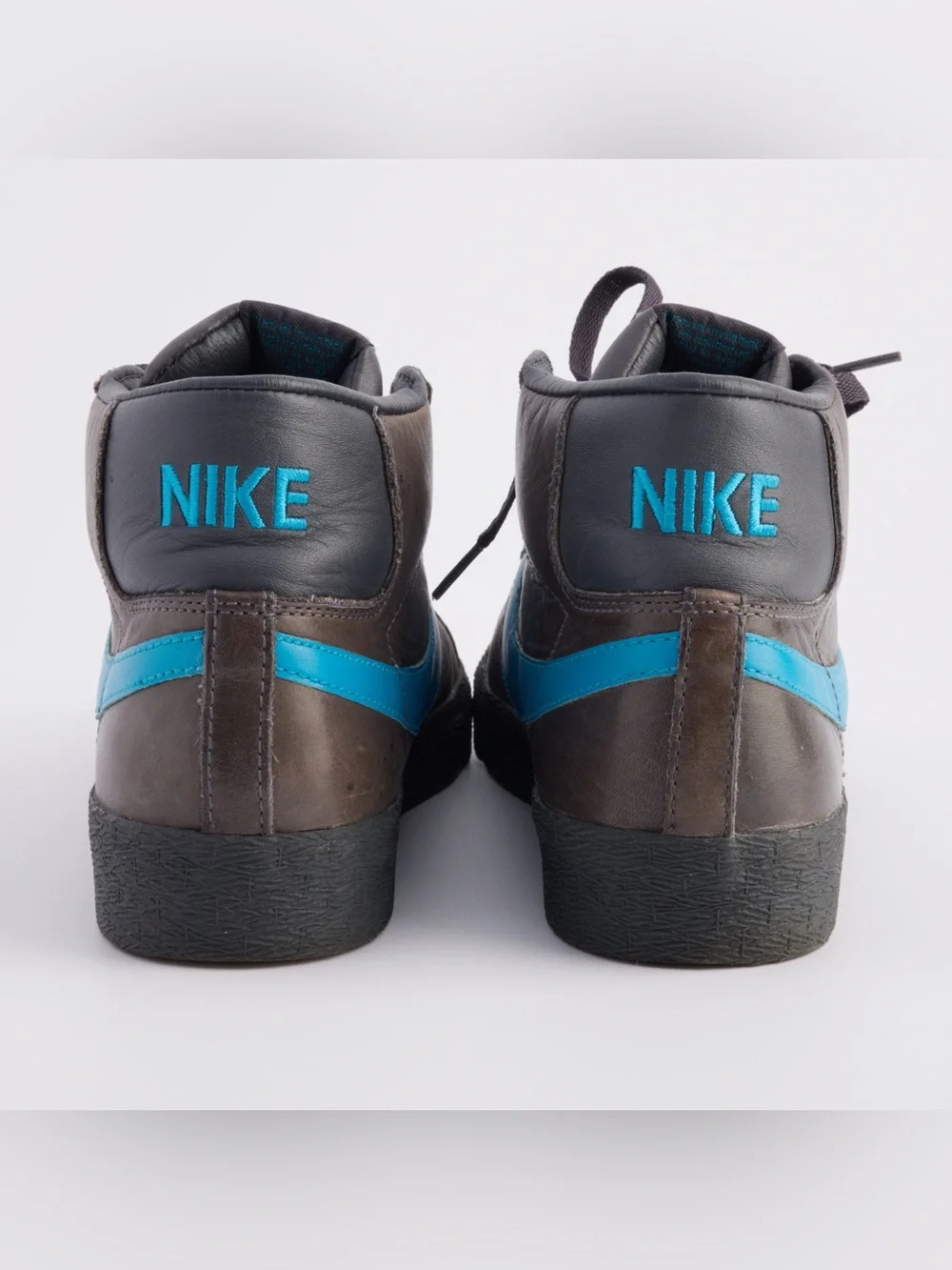 NIKE SB BLAZER MID
